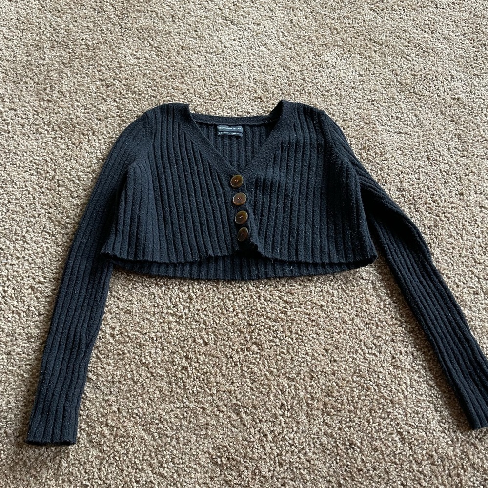BLACK URBAN OUTFITTERS CROPPED SWEATER
